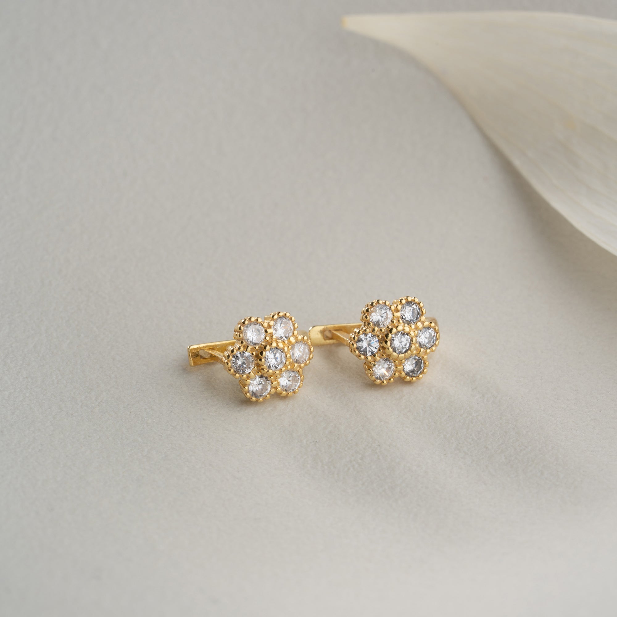 MINI DAISY OHRRINGE aus 925 Silber - Eleganter Ohrringe - AURIME