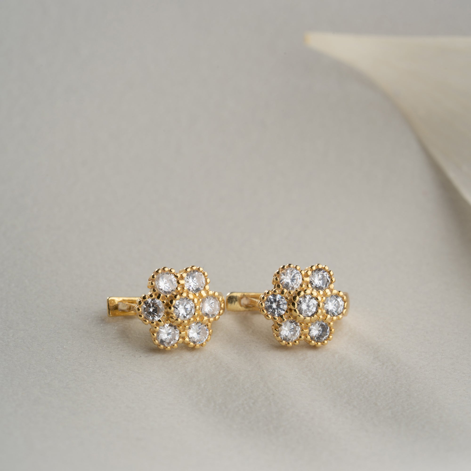 MINI DAISY OHRRINGE aus 925 Silber - Eleganter Ohrringe - AURIME