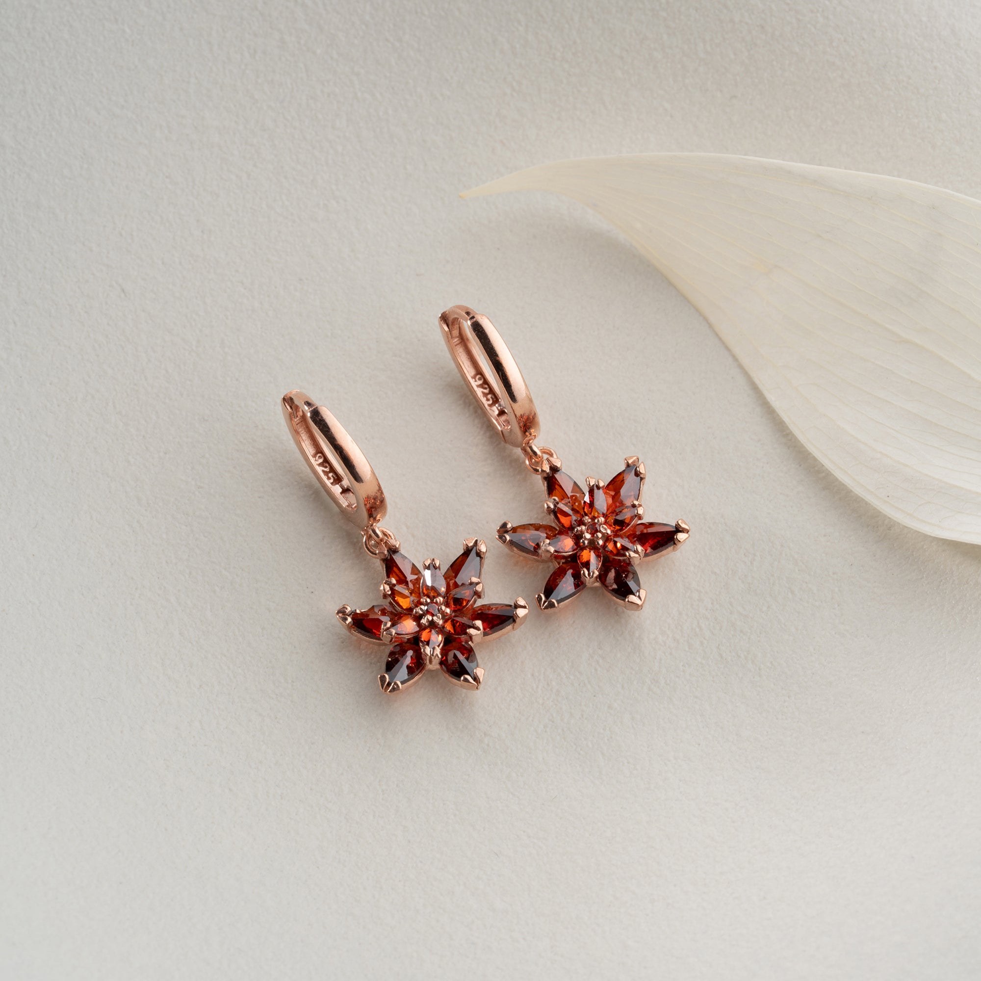 ROTE LOTUS OHRRINGE aus 925 Silber - Eleganter Ohrringe - AURIME