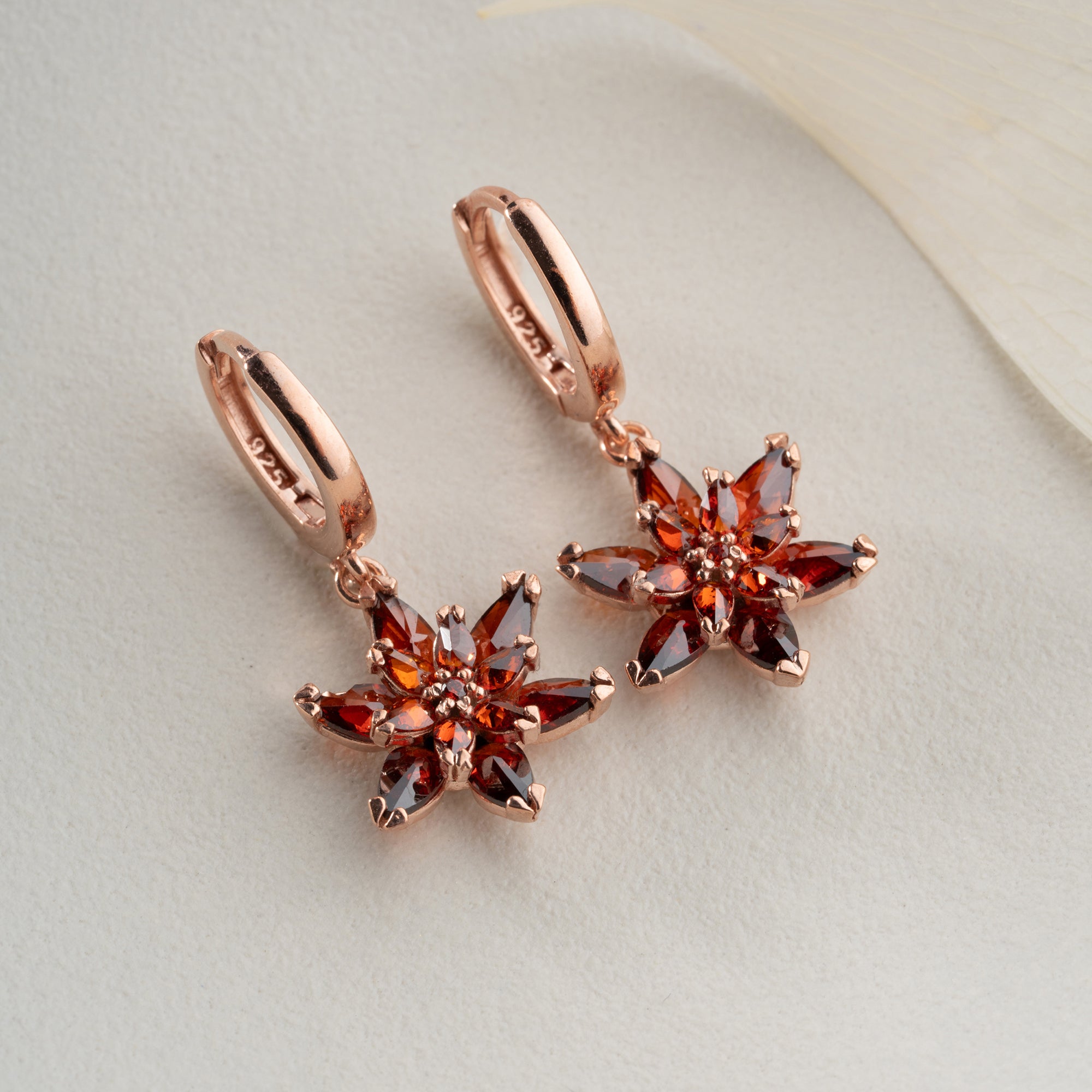 ROTE LOTUS OHRRINGE aus 925 Silber - Eleganter Ohrringe - AURIME