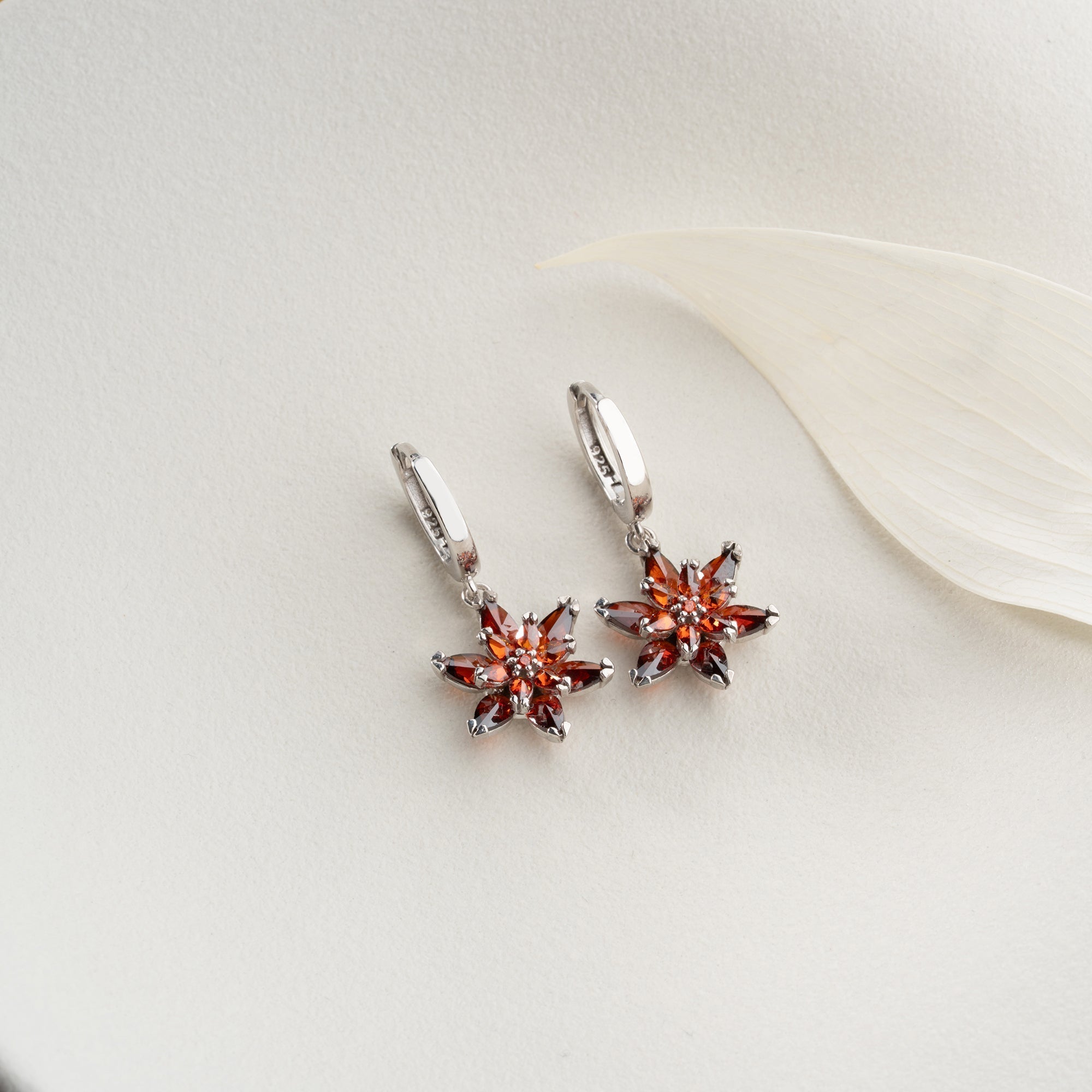 ROTE LOTUS OHRRINGE aus 925 Silber - Eleganter Ohrringe - AURIME