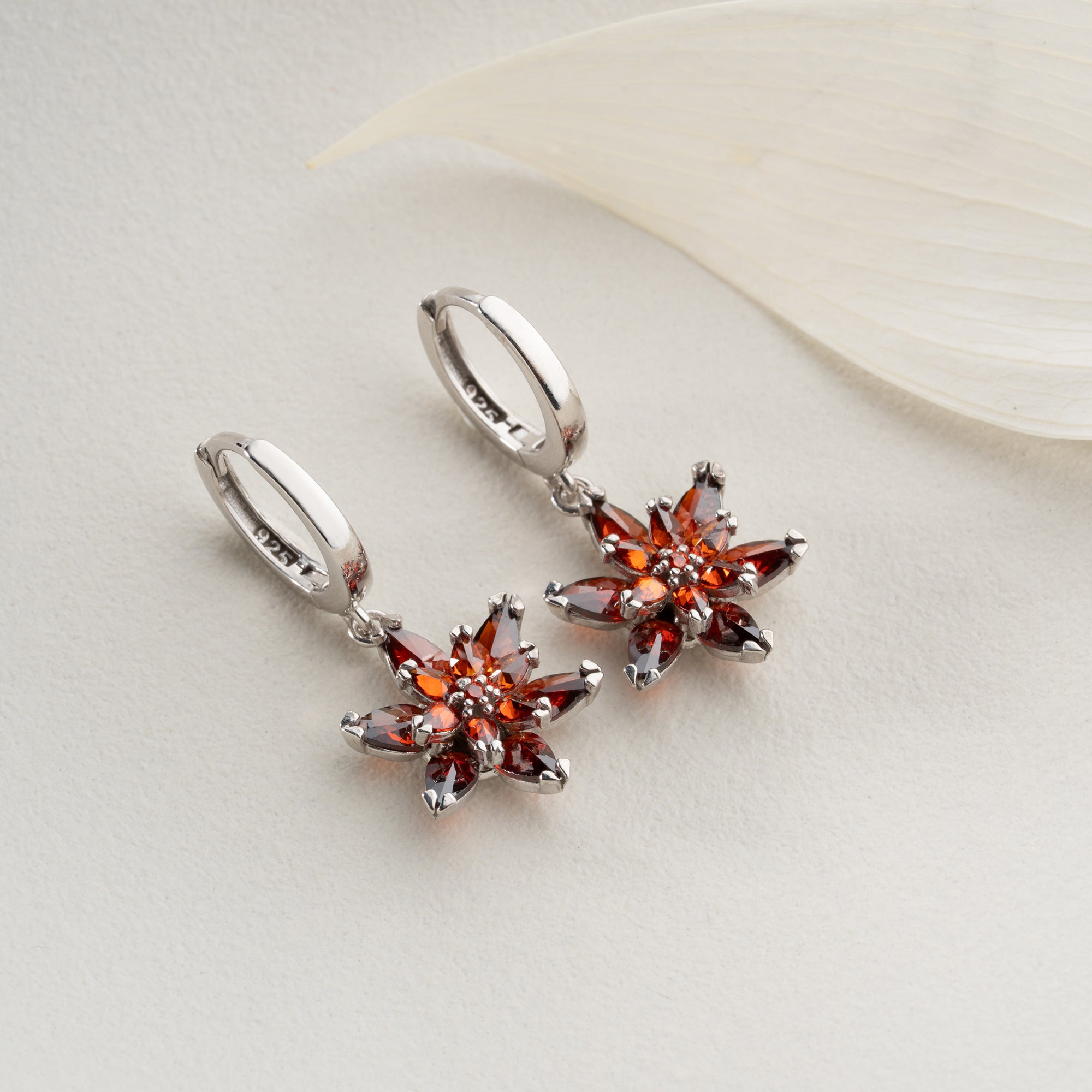 ROTE LOTUS OHRRINGE aus 925 Silber - Eleganter Ohrringe - AURIME