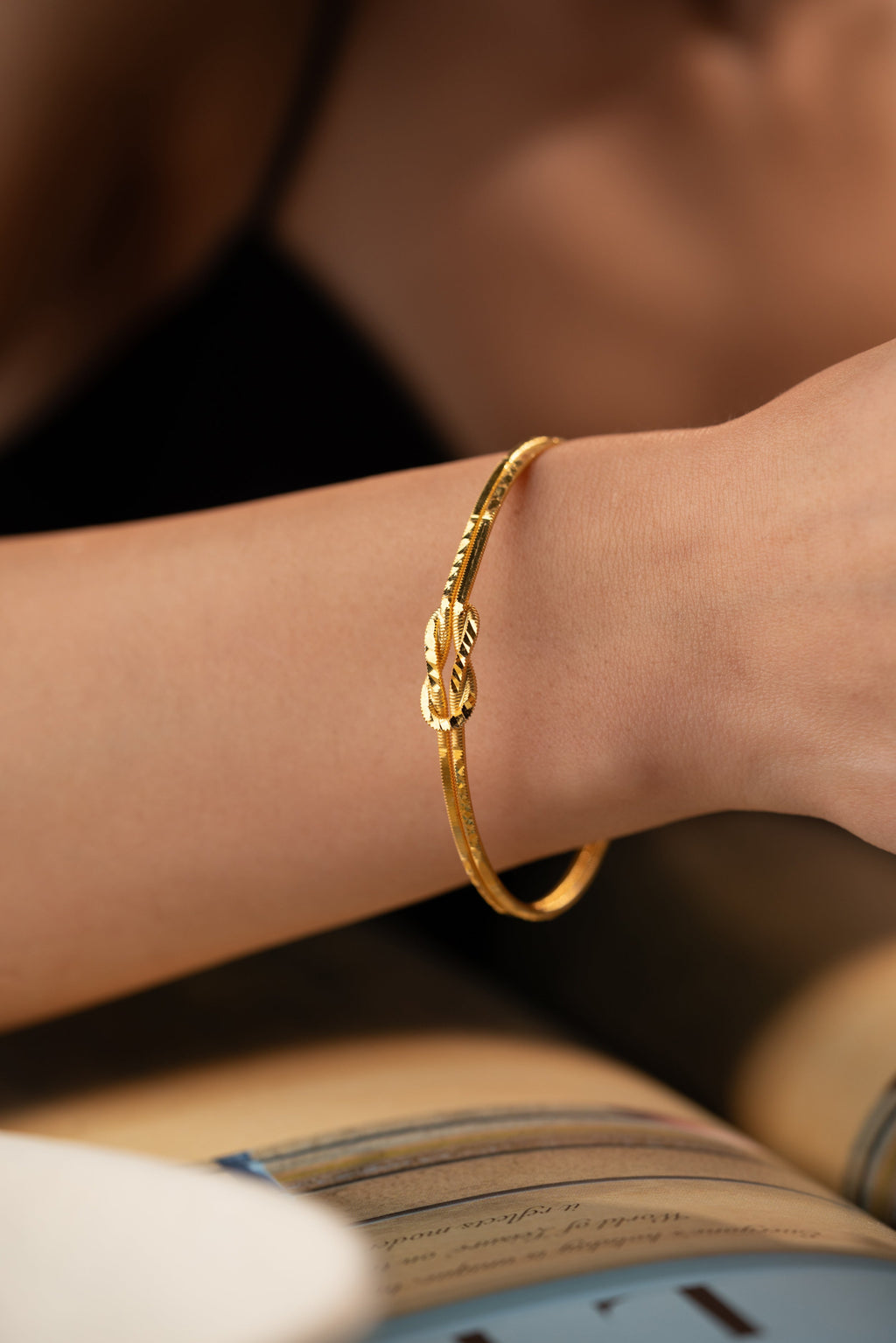 LIEBESKNOTEN AJDA ARMREIFEN aus 925 Silber - Hochwertiger Schmuck - AURIME