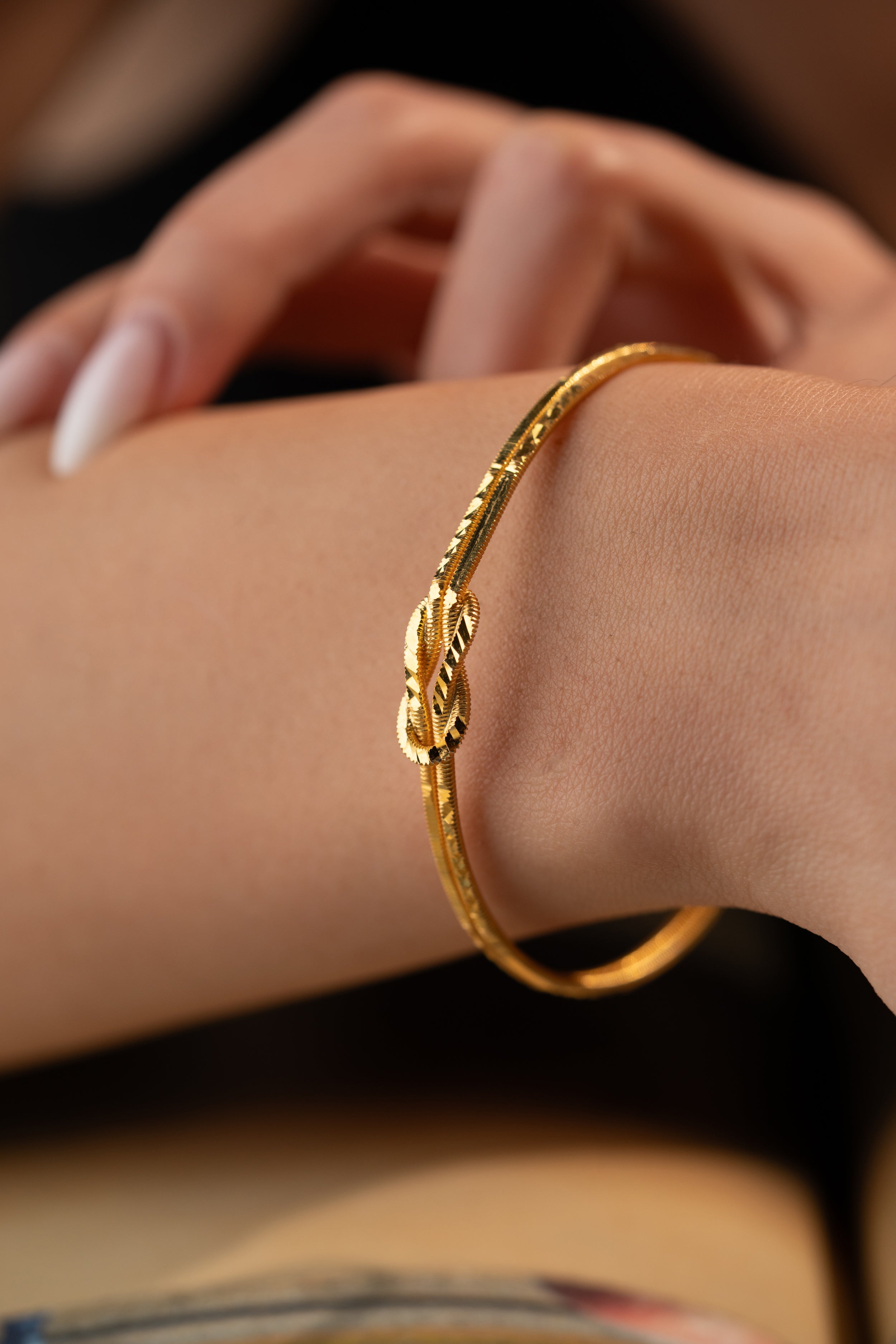 LIEBESKNOTEN AJDA ARMREIFEN aus 925 Silber - Hochwertiger Schmuck - AURIME