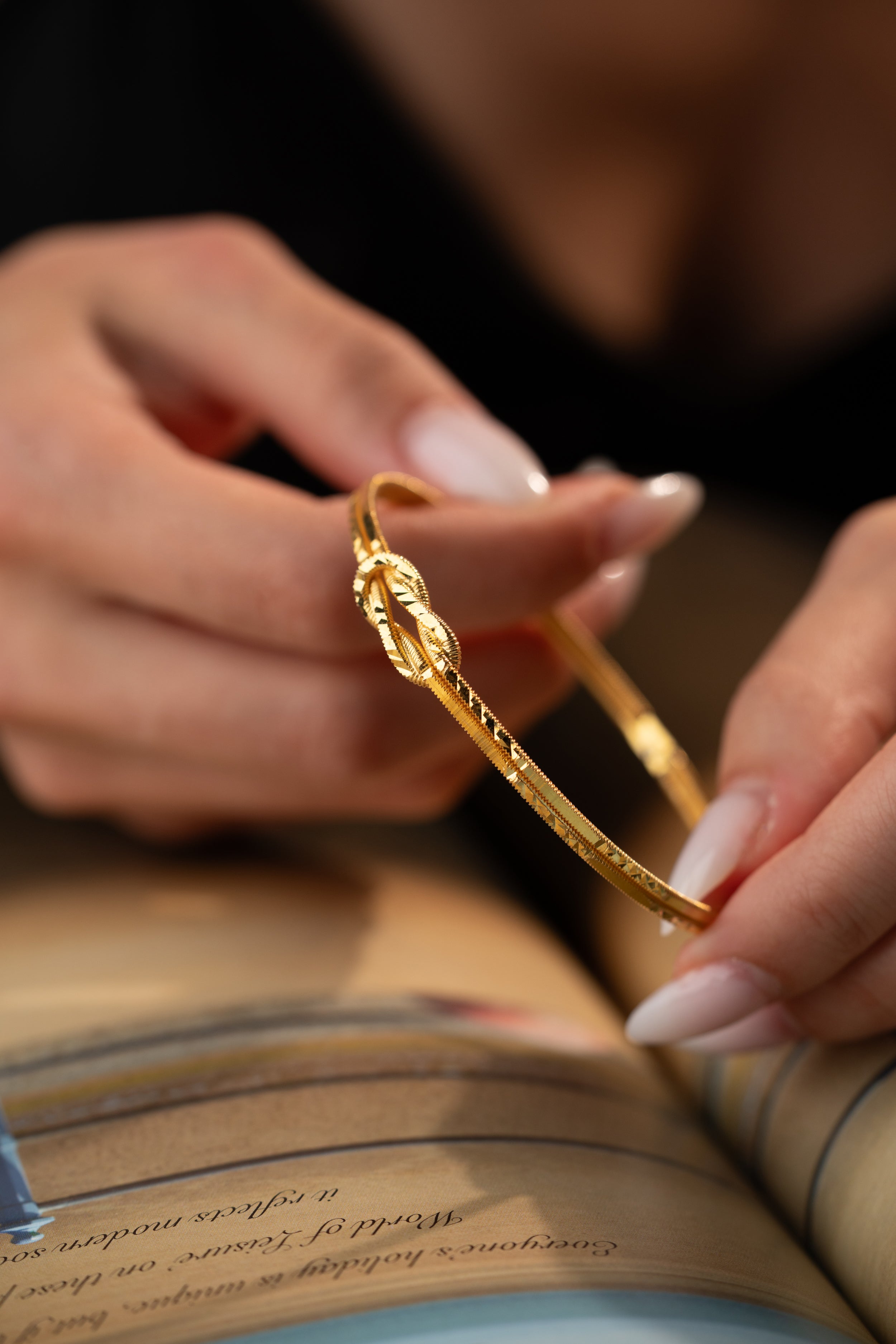 LIEBESKNOTEN AJDA ARMREIFEN aus 925 Silber - Hochwertiger Schmuck - AURIME