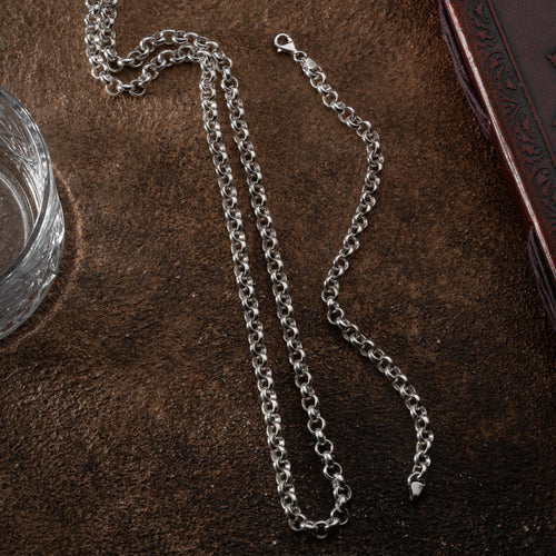 Großes Silber-Ohrrset von AURIME aus 925er Silber, zeigt mehrere stilvolle Ohrringe auf einem weißen Hintergrund.