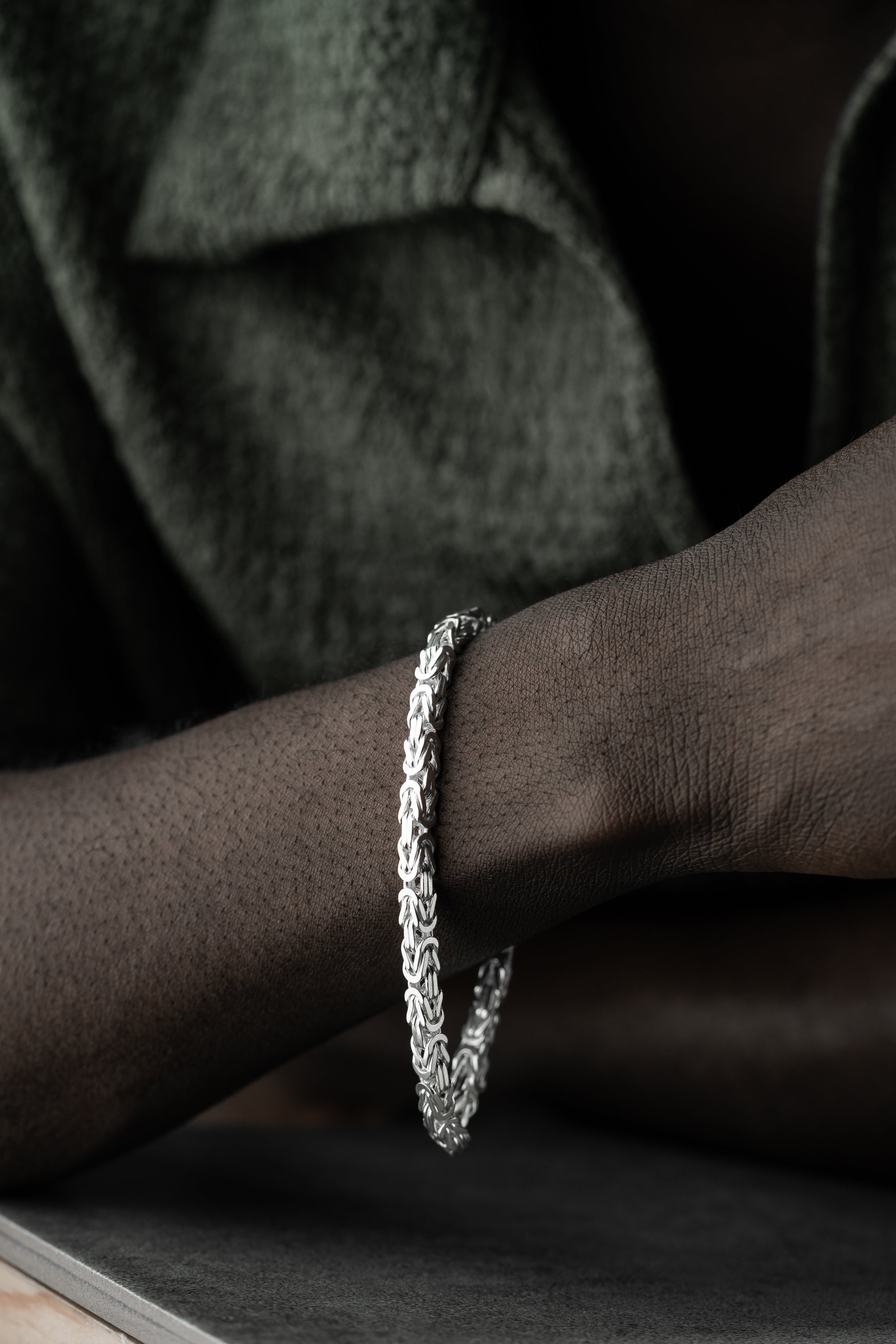 KÖNIGSARMBAND VIERKANT MASSIV 4MM aus 925 Silber - Eleganter Armband - AURIME