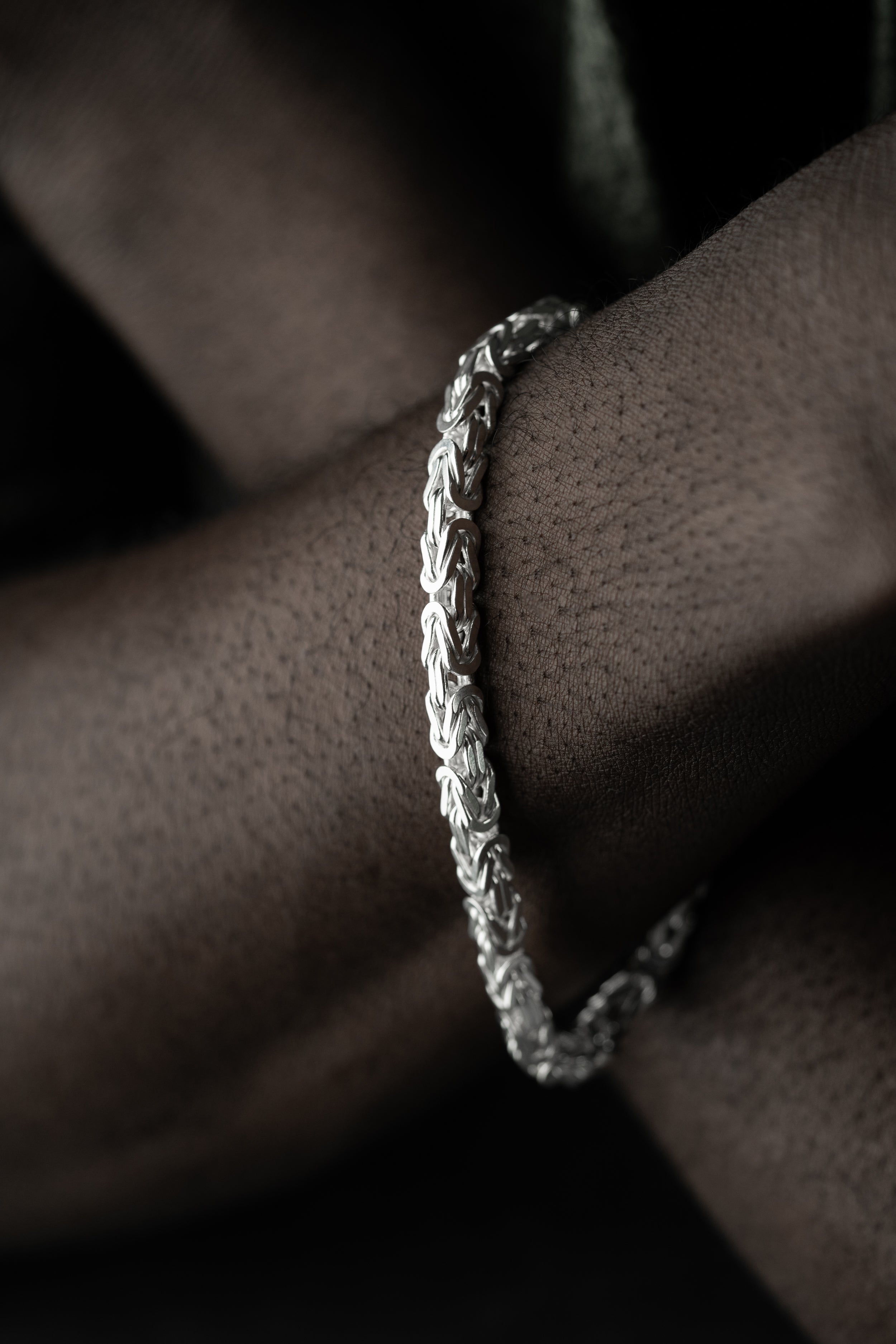 KÖNIGSARMBAND VIERKANT MASSIV 4MM aus 925 Silber - Eleganter Armband - AURIME