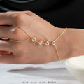 Silberne Handkette aus 925er Silber von AURIME, mit filigranen Details und eleganter Gestaltung, auf weißem Hintergrund.