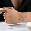 Sterngesicht Handkette aus 925 Silber von AURIME, detailreiche silberne Schmuckkette mit Sternmotiv.