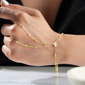 Silberne Handkette von AURIME aus 925er Silber, handgefertigt mit filigranen Details, auf hellem Hintergrund fotografiert.