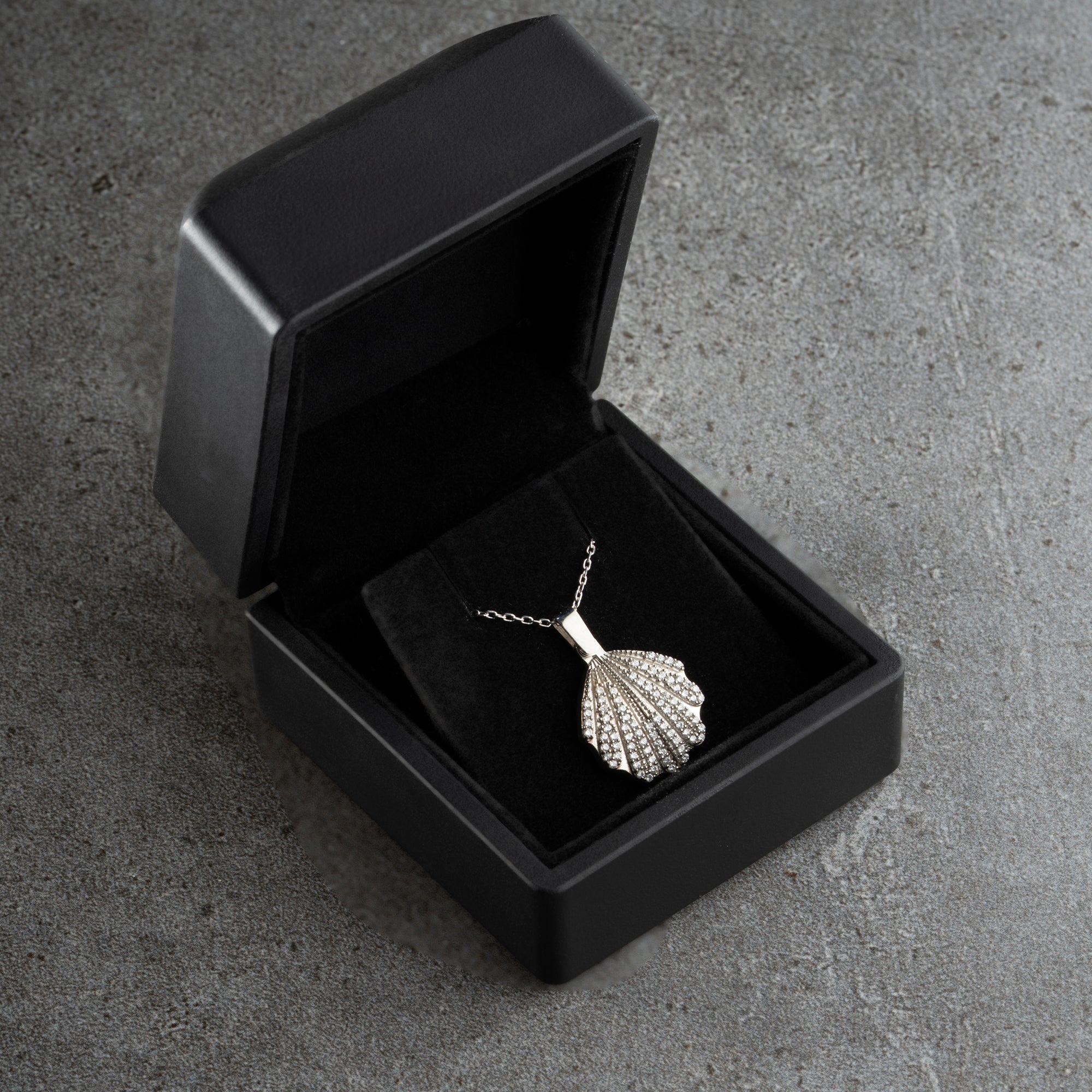 MUSCHEL-HALSKETTE MIT GRAVUR aus 925 Silber - Eleganter Halskette - AURIME