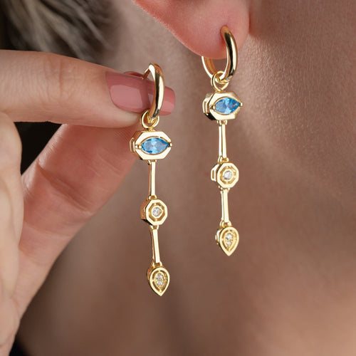 Silberne CHANDRA Ohrringe aus 925er Silber von AURIME, detailreiche Ohrschmuck mit elegantem Design.