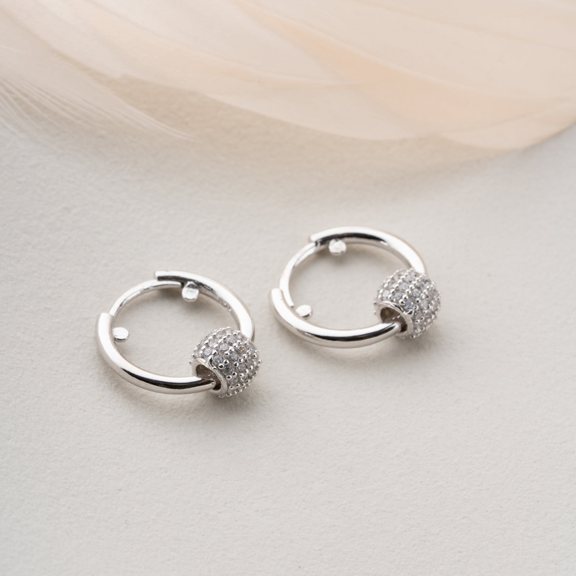 RUND MIT STEINEN OHRRINGE | 925 SILBER