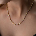 Silberne FREDA Kette aus 925 Silber von AURIME, Detailaufnahme der eleganten Halskette auf hellen Hintergrund