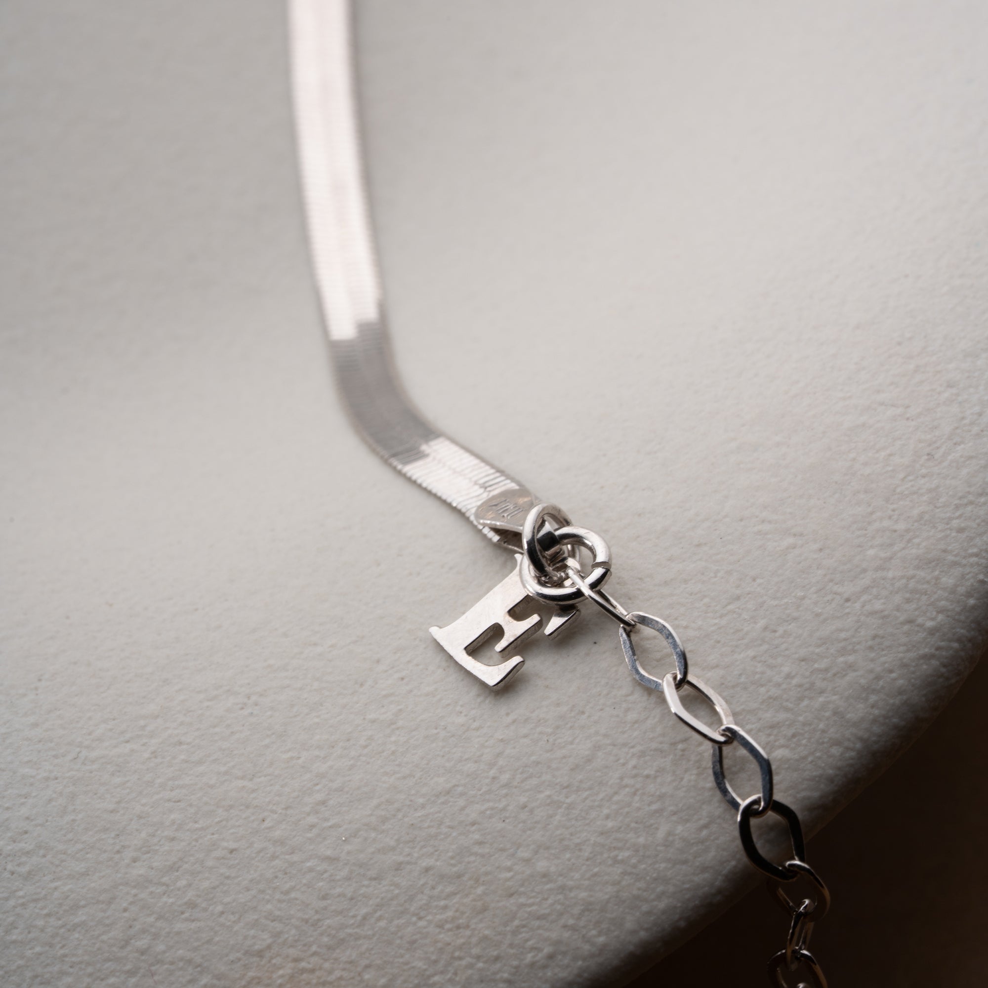 BUCHSTABEN-CHARM ARMKETTE | 925 SILBER