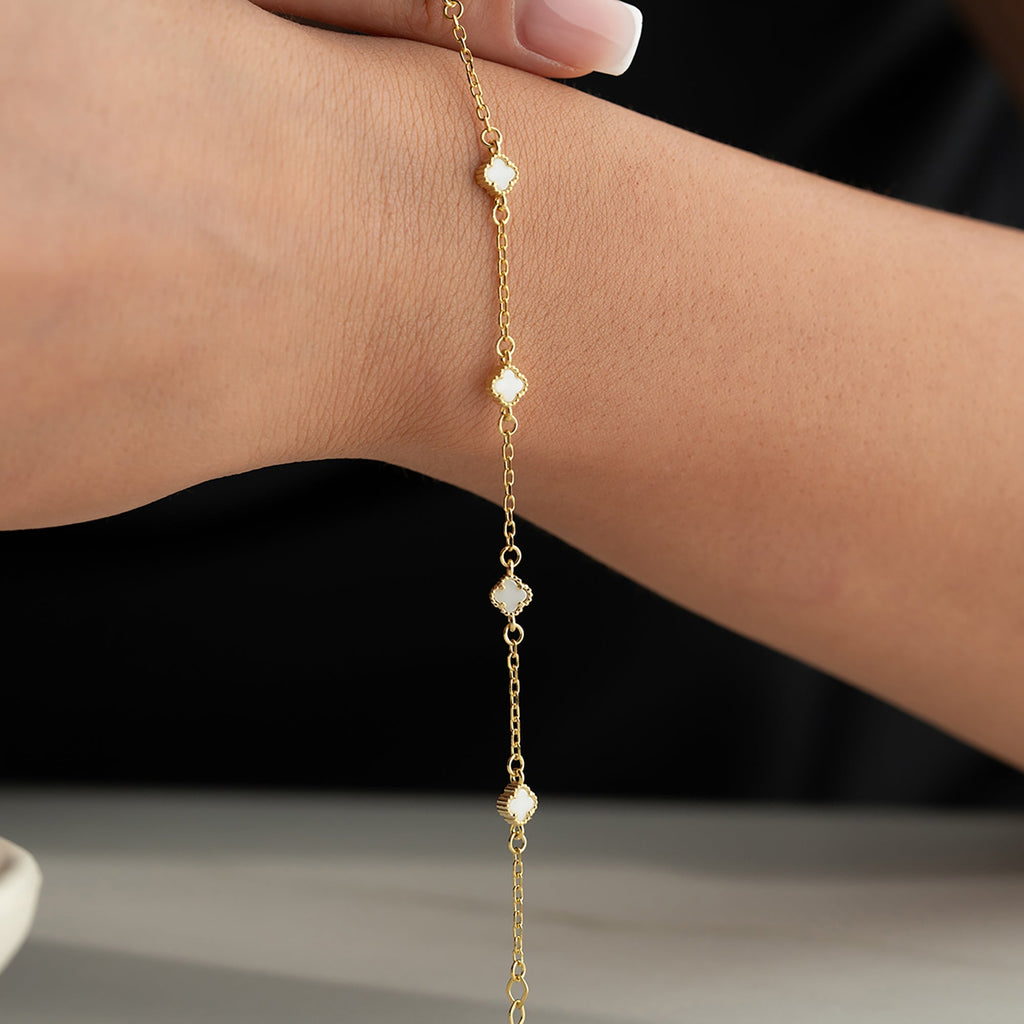 MINIMAL WEISSE KLEE ARMKETTE aus 925 Silber - Eleganter Halskette - AURIME