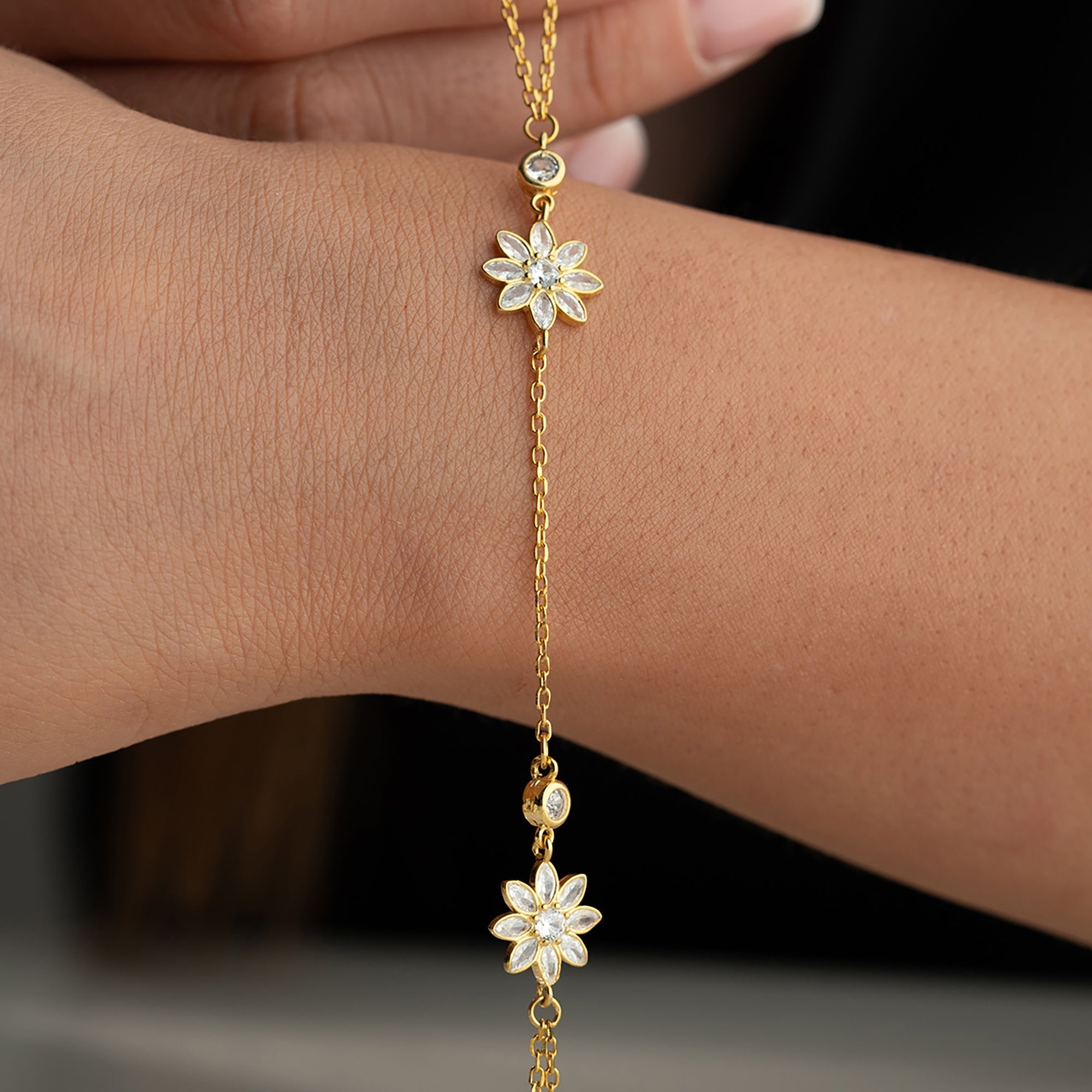 NOELA HANDKETTE aus 925 Silber - Eleganter Halskette - AURIME