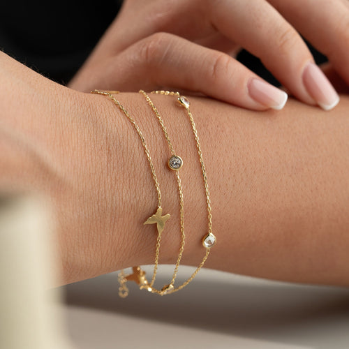 Silberarmband mit Schmetterlingsmotiv aus 925 Silber, feines Schmuckstück von Aurime, detailreiche Gestaltung sichtbar.