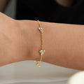 Silberne NONA Armband aus 925 Silber von AURIME, detailreiche Gestaltung auf hellem Hintergrund.