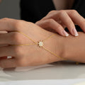 RALOZ Handkette aus 925 Silber von AURIME, detailreiche silberne Handkette mit filigranen Mustern sichtbar