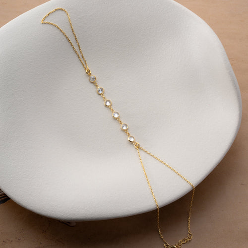 Silberne Handkette aus 925er Silber von AURIME, detaillierte Kettenstruktur sichtbar.