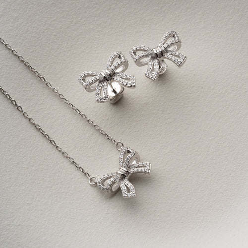 925 Silber Bogen-Ohrringe im Set von AURIME, elegante Damenaccessoires mit stilvollem Design, sichtbare Details und hochwertige Verarbeitung