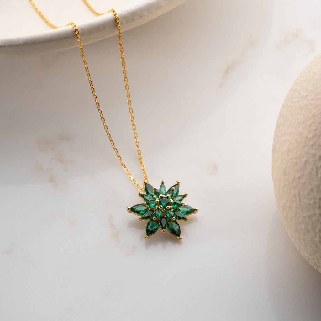 GRÜN LOTUS HALSKETTE aus 925 Silber - Eleganter Halskette - AURIME