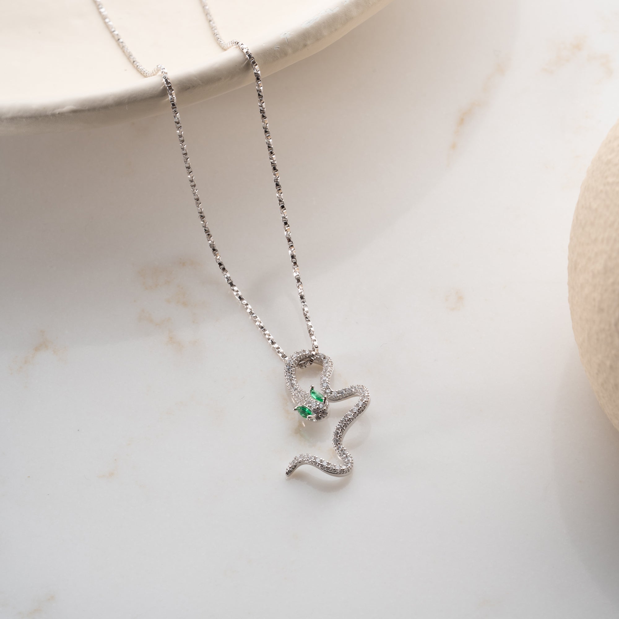 GRÜNE SNAKE HALSKETTE aus 925 Silber - Eleganter Halskette - AURIME