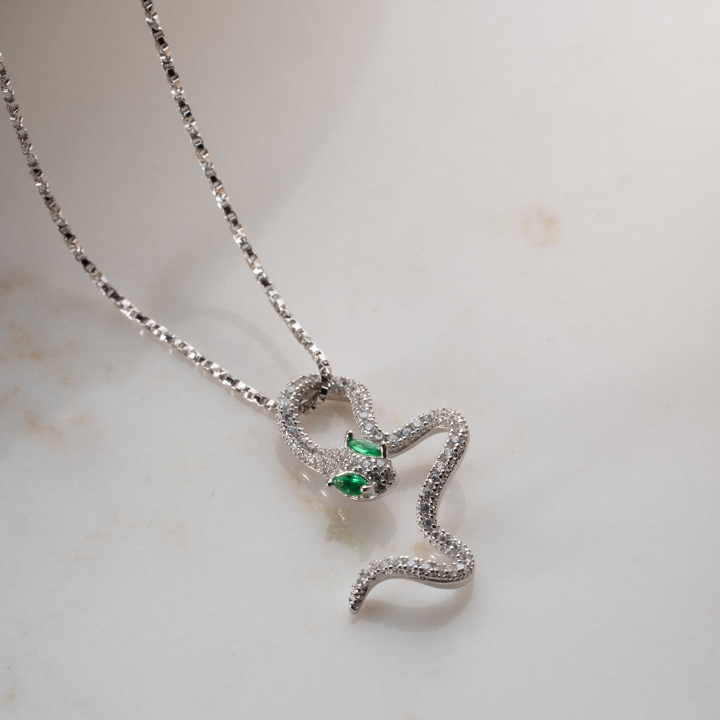 GRÜNE SNAKE HALSKETTE aus 925 Silber - Eleganter Halskette - AURIME