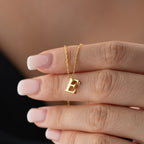 MINI BUCHSTABEN HALSKETTE aus 925 Silber - Eleganter Halskette - AURIME