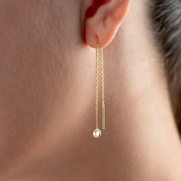 Silberne LONA Ohrhänger aus 925 Silber von AURIME, detaillierte Nahaufnahme der eleganten Ohrschmuck-Designs