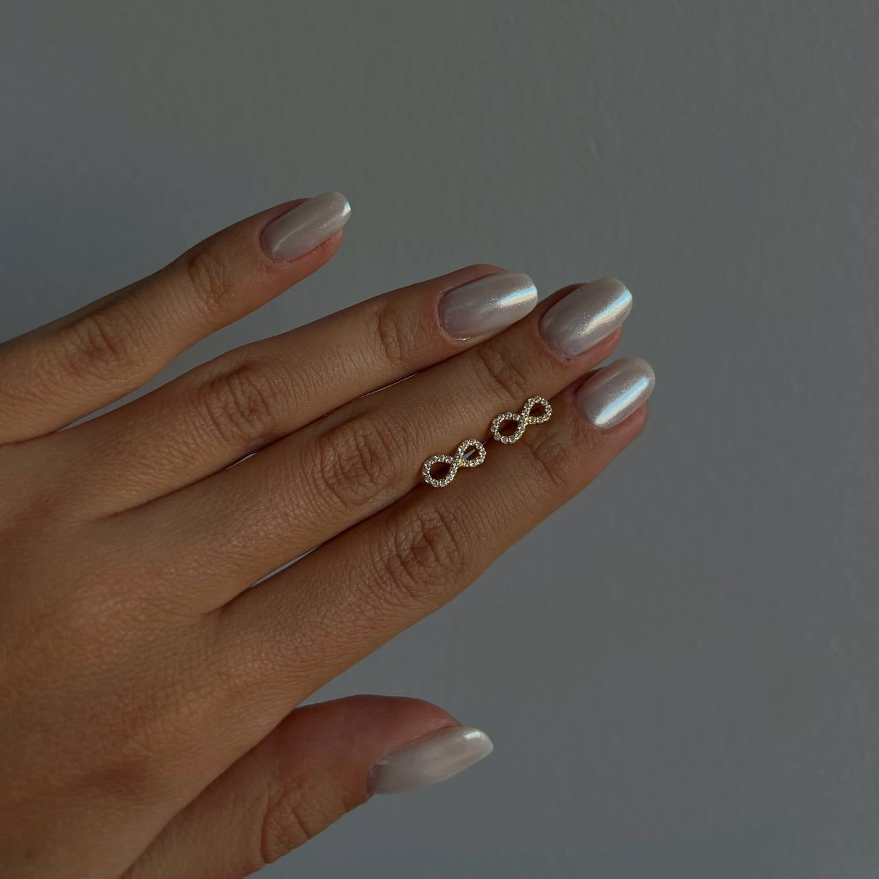 INFINITY OHRSTECKER aus 925 Silber - Hochwertiger Schmuck - AURIME