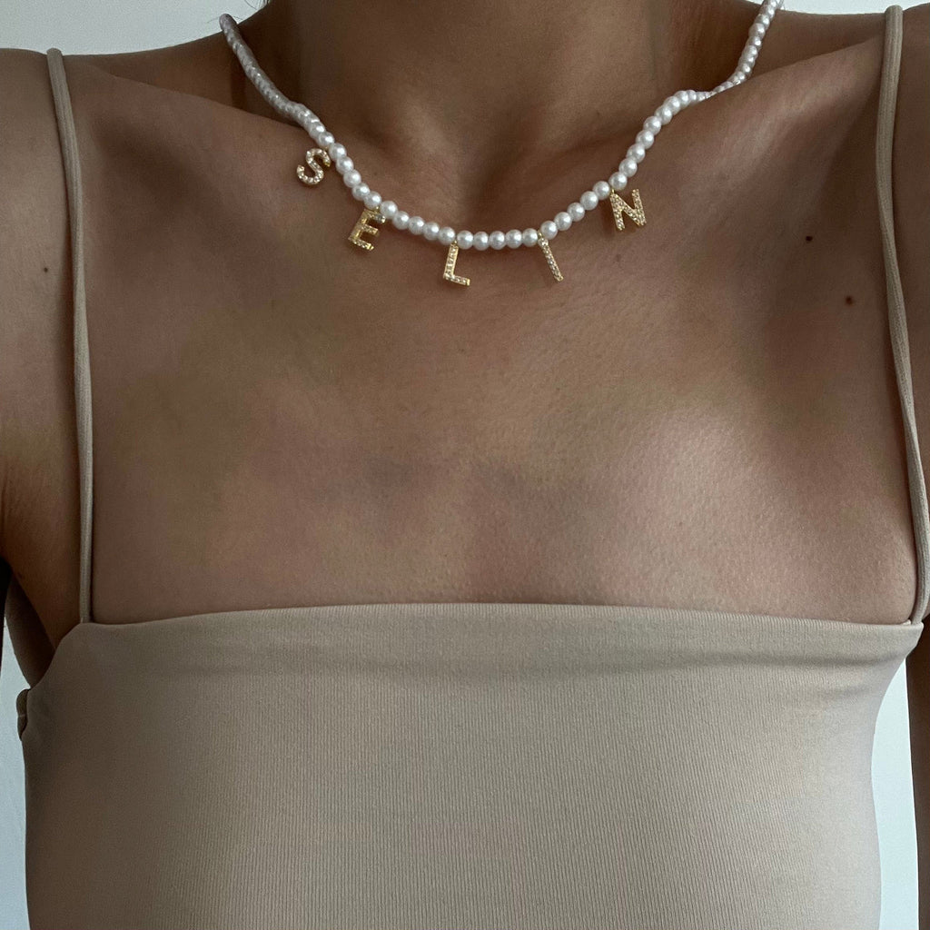 BUCHSTABEN HALSKETTE MIT PERLEN aus 925 Silber - Eleganter Halskette - AURIME