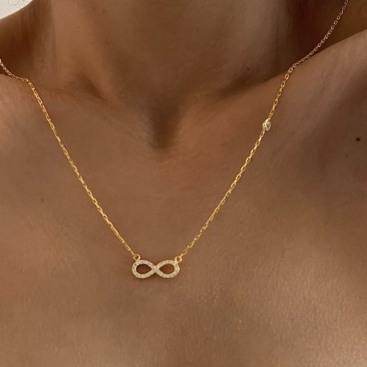 INFINITY HALSKETTE MIT ZIRKONIA aus 925 Silber - Eleganter Halskette - AURIME