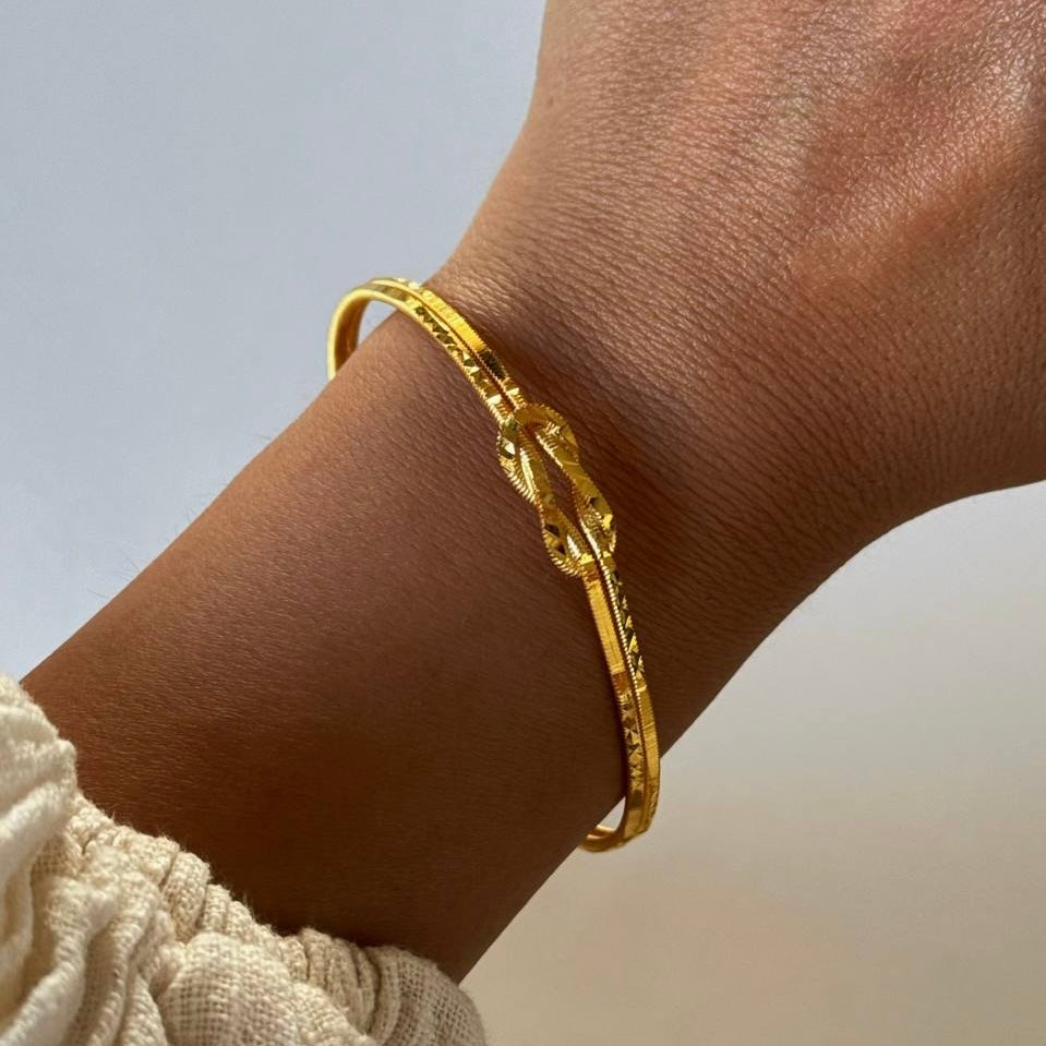 LIEBESKNOTEN AJDA ARMREIFEN aus 925 Silber - Hochwertiger Schmuck - AURIME