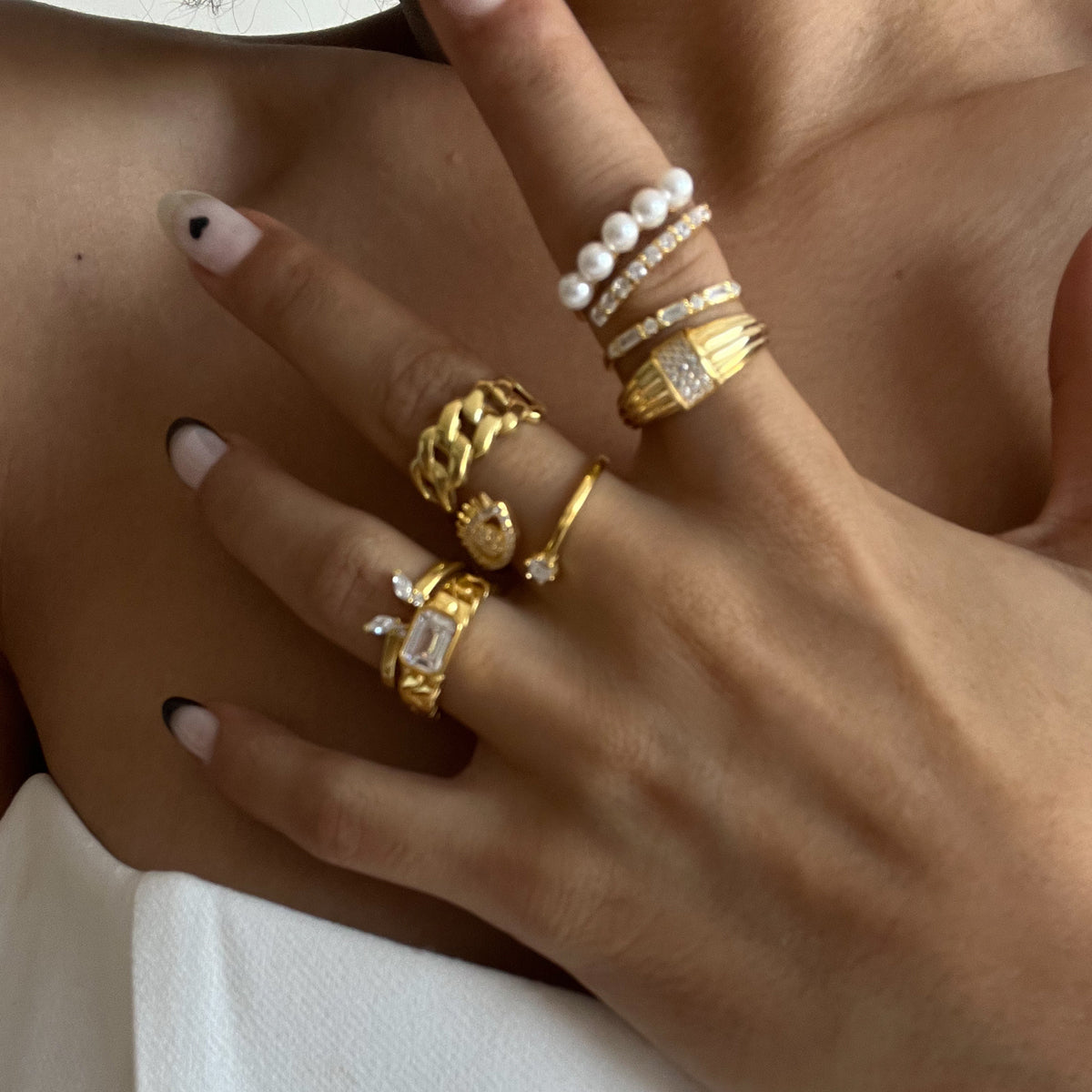 ZIRKONIA RUND RING aus 925 Silber - Eleganter Ring - AURIME