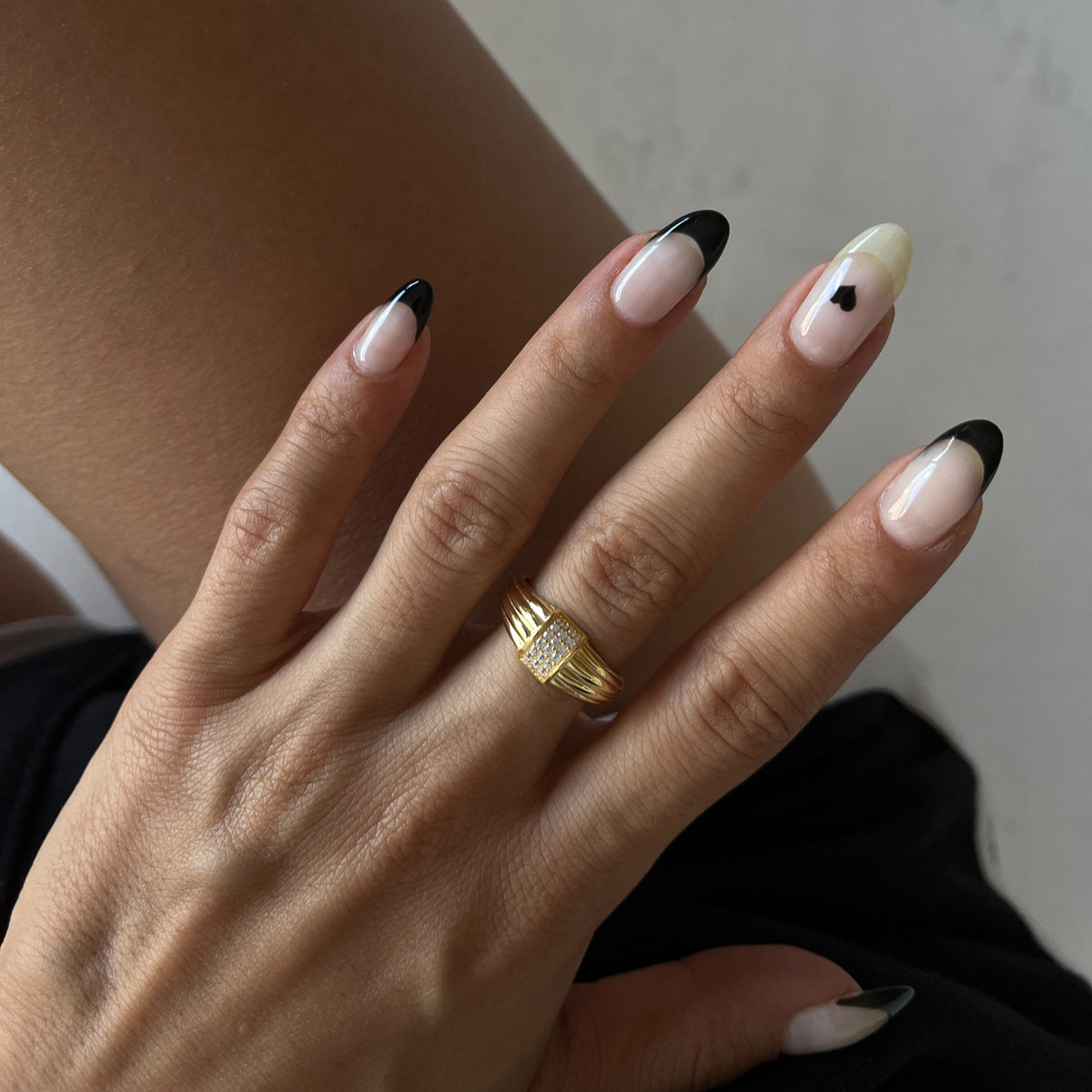 ZIRKONIA RUND RING aus 925 Silber - Eleganter Ring - AURIME