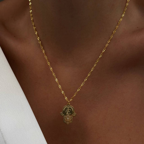 FATIMAS HAND MIT WUNSCHBUCHSTABE aus 925 Silber - Hochwertiger Schmuck - AURIME