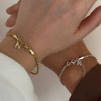 WIRBEL BUCHSTABEN PARTNERARMBAND aus 925 Silber - Eleganter Armband - AURIME