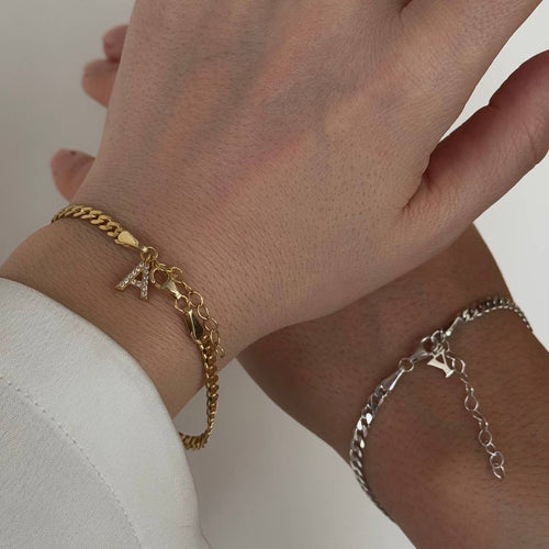 Silbernes BIG GOURMET Buchstaben Partnerarmband von AURIME, 925 Silber, handgefertigt, mit individuellen Buchstaben.