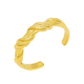 Steriner Ring aus 925 Silber von AURIME, feine Silberschmuck mit elegantem Design, auf einem weißen Hintergrund fotografiert