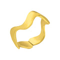 Eleganter WAVE RING aus 925 Silber von AURIME mit wellenförmigem Design, detailreich und stilvoll, als Schmuckstück für Damen.