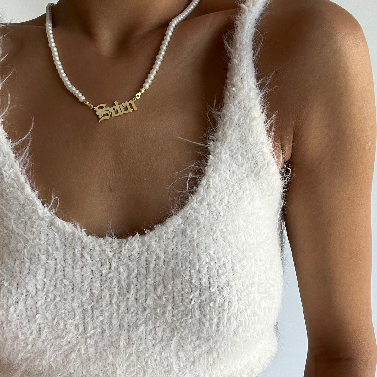 OLD ENGLISH NAMENSKETTE MIT PERLEN aus 925 Silber - Eleganter Halskette - AURIME