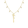 Silberner Baguette Charm Signatur aus 925er Silber, detailreiche Gravur und elegantes Design, Schmuckanhänger von Aurime