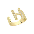 BABS Buchstaben Ring aus 925 Silber von AURIME, detailreiche Gravur mit Buchstaben, elegantes Design, glänzendes Silberfinish